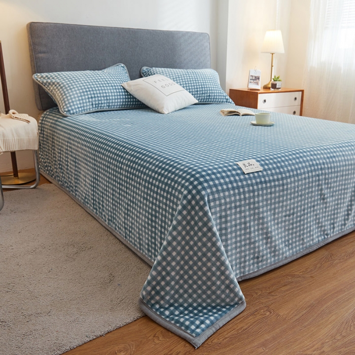 91家纺网 家纺一手货源 找家纺 丝幔 2025新款日式牛奶绒多功能毛毯三件套 蓝小格