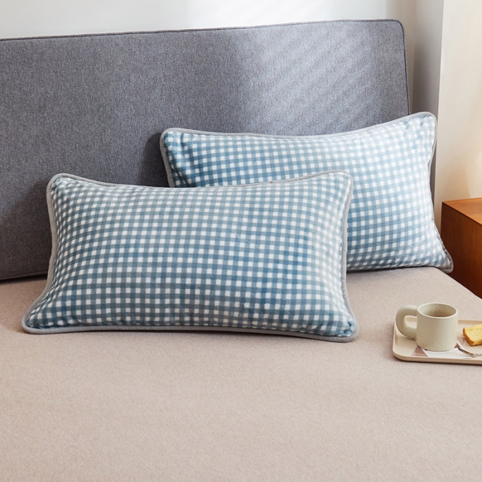 91家纺网 家纺一手货源 找家纺 丝幔 2025新款日式牛奶绒多功能毛毯三件套 蓝小格