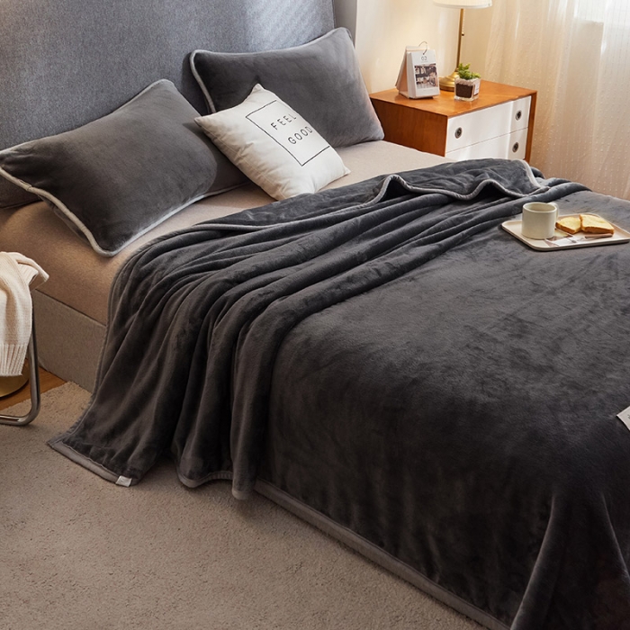 91家纺网 家纺一手货源 找家纺 丝幔 2025新款日式牛奶绒多功能毛毯三件套 太空灰