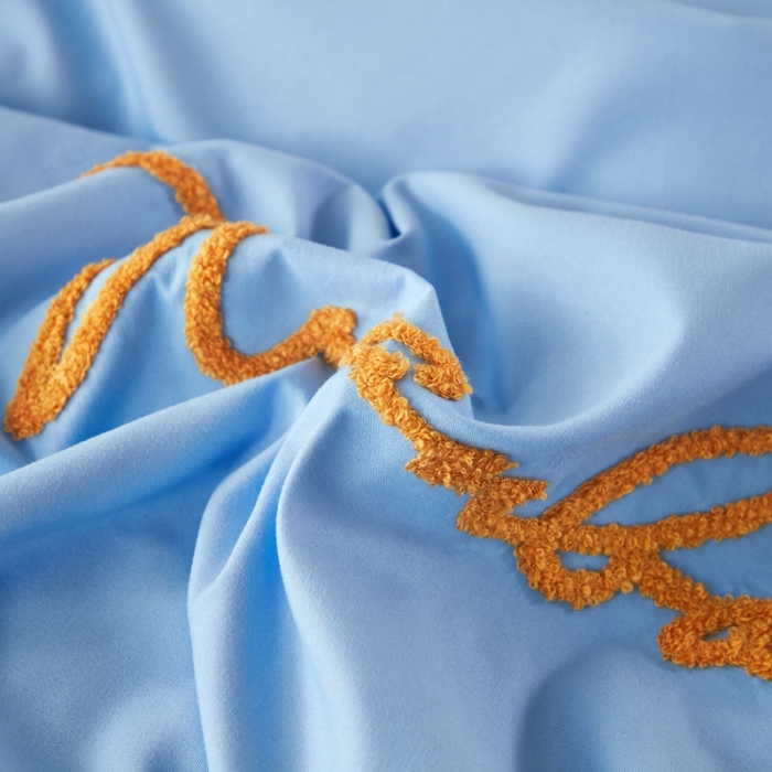 91家纺网 家纺一手货源 找家纺 啊雅家居 2025新款A类水洗棉贝壳边毛巾绣四件套 时尚天兰