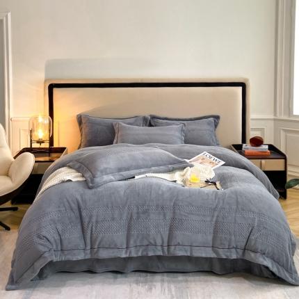 91家纺网 家纺一手货源 找家纺 嗯呢 2023新款A类高克重轻奢雕花牛奶绒四件套 大麦-高级灰