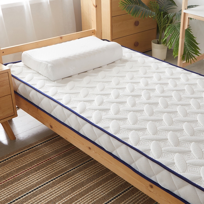 91家纺网 家纺一手货源 找家纺 欣罗兰 2022新款立体针织三明治双面床垫系列-学生款 格韵白