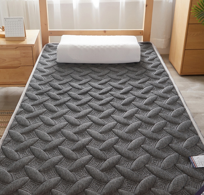 91家纺网 家纺一手货源 找家纺 欣罗兰 2022新款立体针织三明治双面床垫系列-学生款 格韵灰