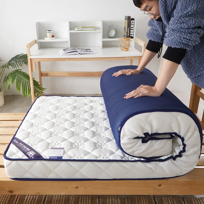 91家纺网 家纺一手货源 找家纺 欣罗兰2023立体针织三明治双面床垫-学生款 四叶草-白