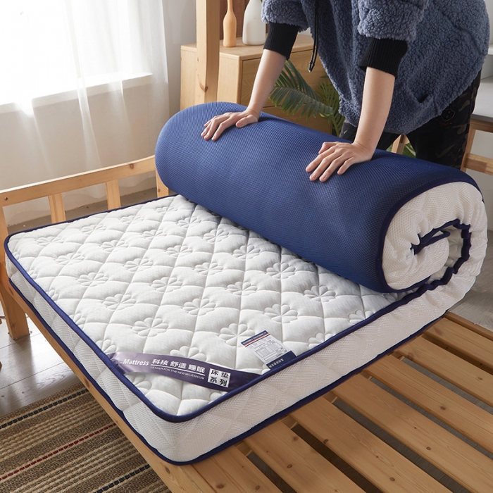 91家纺网 家纺一手货源 找家纺 欣罗兰2023立体针织三明治双面床垫-学生款 四叶草-白