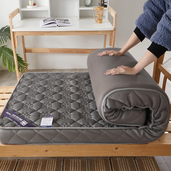 91家纺网 家纺一手货源 找家纺 欣罗兰2023立体针织三明治双面床垫-学生款 四叶草-灰