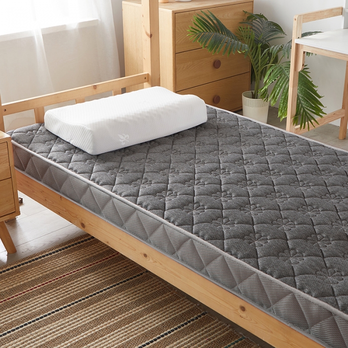 91家纺网 家纺一手货源 找家纺 欣罗兰2023立体针织三明治双面床垫-学生款 四叶草-灰