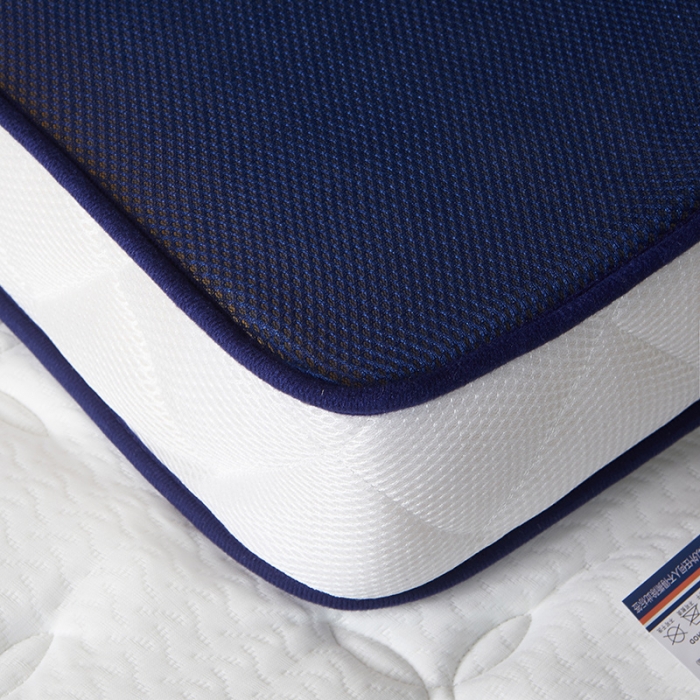 91家纺网 家纺一手货源 找家纺 欣罗兰2023立体针织三明治双面床垫-学生款 四叶花-白