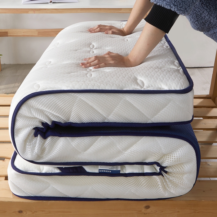 91家纺网 家纺一手货源 找家纺 欣罗兰2023立体针织三明治双面床垫-学生款 四叶花-白