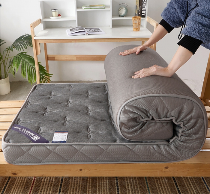 91家纺网 家纺一手货源 找家纺 欣罗兰2023立体针织三明治双面床垫-学生款 四叶花-灰