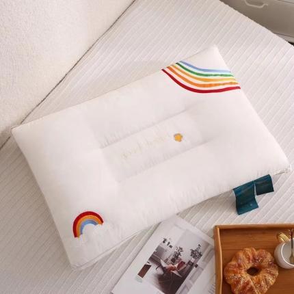 （总）剑桥 2022新款彩虹承托羽丝柔软透气舒适定型中低枕