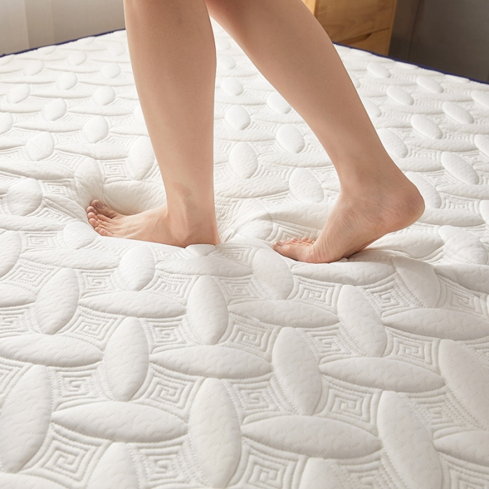 91家纺网 家纺一手货源 找家纺 欣罗兰 2023新款立体针织三明治双面床垫系列-成人款 格韵白