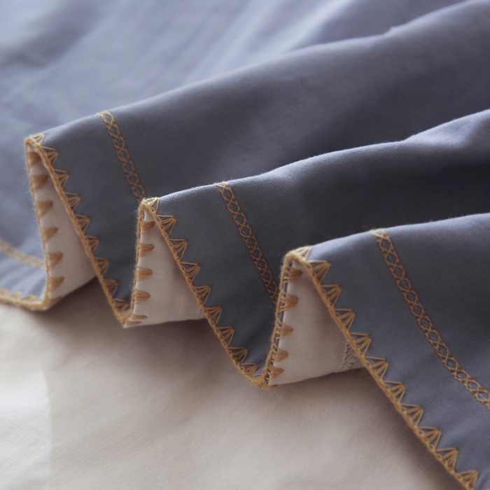 91家纺网 家纺一手货源 找家纺 艾莱2023新款A类新疆长绒棉加厚柔顺磨毛四件套瑞秋-蓝莓灰