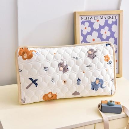 91家纺网 家纺一手货源 找家纺 嗨生活 2022新款针织棉乳胶儿童枕套可爱小象