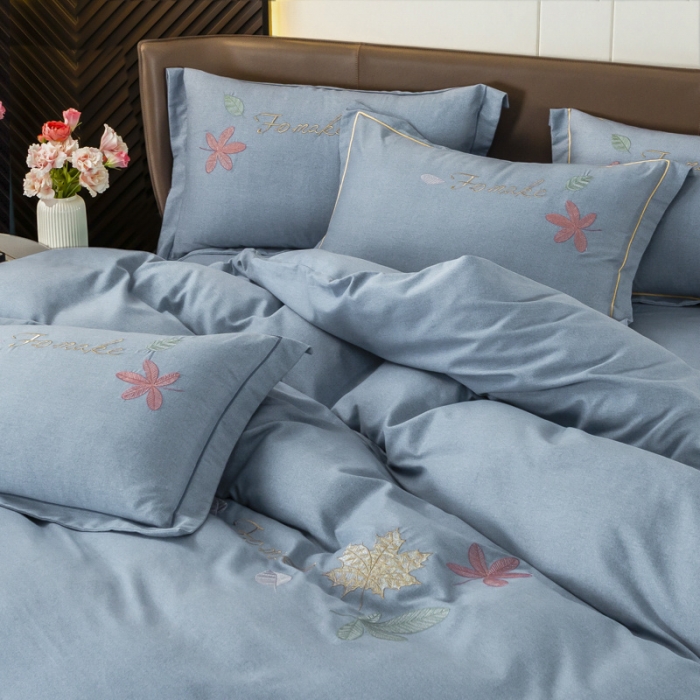 91家纺网 家纺一手货源 找家纺 畅畅家纺 2022新款全棉磨毛绣花四件套 枫叶-蓝灰