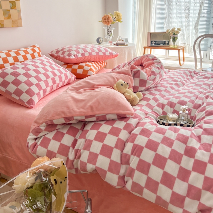 91家纺网 家纺一手货源 找家纺 金爱家 2023新款棋盘格牛奶绒四件套 棋盘格-粉