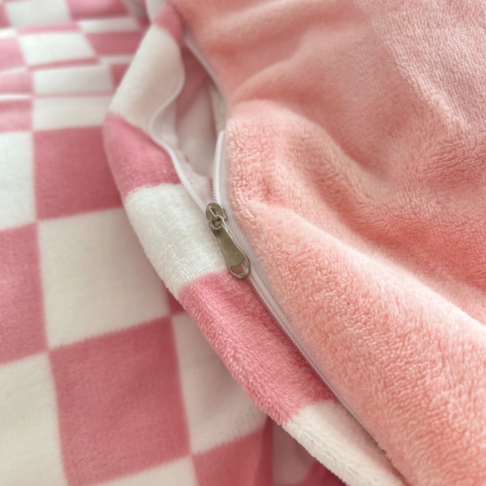 91家纺网 家纺一手货源 找家纺 金爱家 2023新款棋盘格牛奶绒四件套 棋盘格-粉