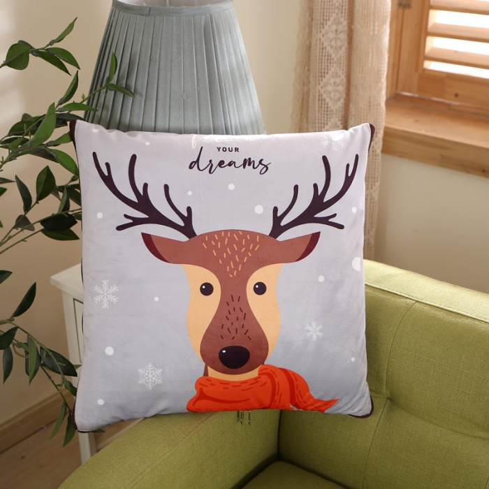 91家纺网 家纺一手货源 找家纺 素玖抱枕被 2023新款外面水晶绒里面灰色法兰绒毛毯抱枕毯 幸运鹿