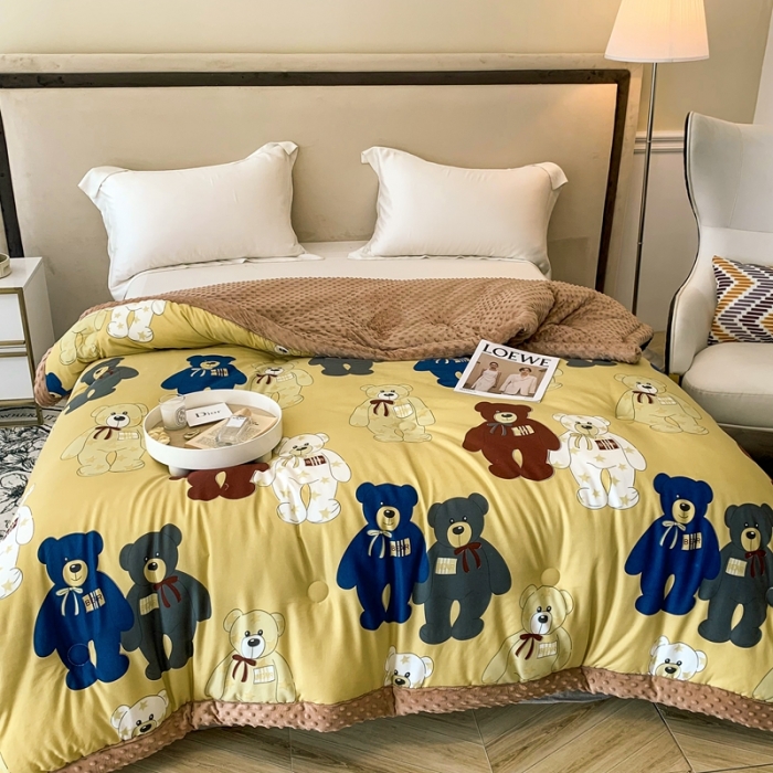 91家纺网 家纺一手货源 找家纺 澳洲羽 2024新款3D按摩豆豆被 抱抱熊-咖