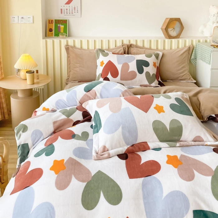 91家纺网 家纺一手货源 找家纺 呗旺鹿 2022高克重印花小清新加厚保暖牛奶绒四件套直播博爱