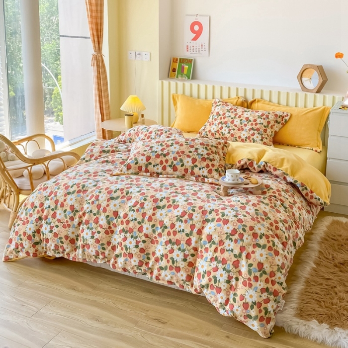 91家纺网 家纺一手货源 找家纺 呗旺鹿 2022年印花小清新加厚牛奶绒四件套直播草莓佳人-黄