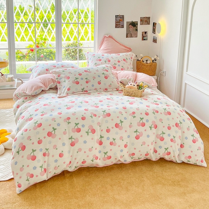 91家纺网 家纺一手货源 找家纺 呗旺鹿 2022年印花小清新加厚保暖牛奶绒四件套直播元气桃桃