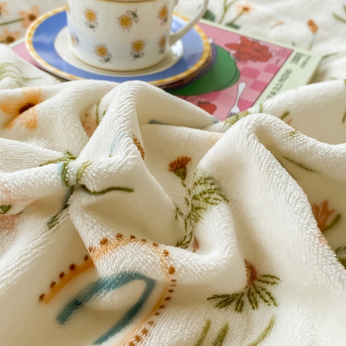 91家纺网 家纺一手货源 找家纺 呗旺鹿 2022年印花小清新加厚保暖牛奶绒四件套直播 百草香