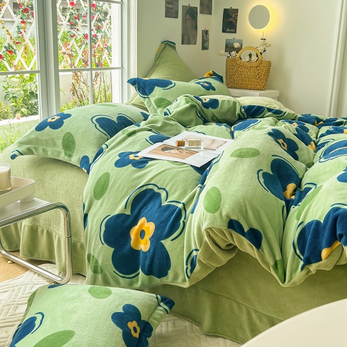 91家纺网 家纺一手货源 找家纺 呗旺鹿 2022高克重印花小清新加厚保暖牛奶绒四件套直播夏沫