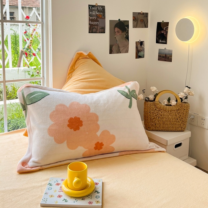 91家纺网 家纺一手货源 找家纺 呗旺鹿 2022年印花小清新加厚保暖牛奶绒四件套直播 花语