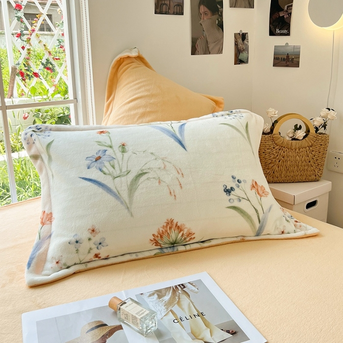 91家纺网 家纺一手货源 找家纺 呗旺鹿 2022印花小清新加厚保暖牛奶绒四件套直播 花语仙踪