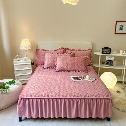 91家纺网 家纺一手货源 找家纺 （总）禧缘家纺（原梦想家）  2024新款纯色牛奶绒花边床裙式夹棉床笠