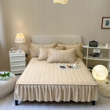 91家纺网 家纺一手货源 找家纺 （总）禧缘家纺（原梦想家）  2024新款纯色牛奶绒花边床裙式夹棉床笠