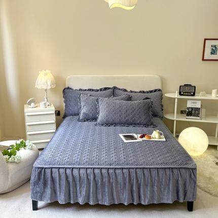 91家纺网 家纺一手货源 找家纺 （总）禧缘家纺（原梦想家）  2024新款纯色牛奶绒花边床裙式夹棉床笠