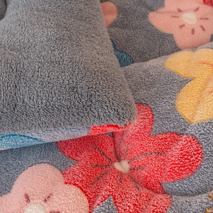 91家纺网 家纺一手货源 找家纺 畅销被业2025新款加厚保暖雪花绒冬被 爱的花海