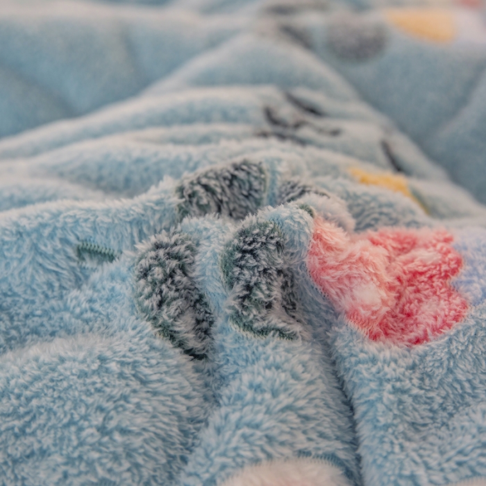91家纺网 家纺一手货源 找家纺 畅销被业2025新款加厚保暖雪花绒冬被 可爱兔-蓝