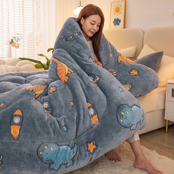 91家纺网 家纺一手货源 找家纺 畅销被业2025新款加厚保暖雪花绒冬被 蓝色恐龙