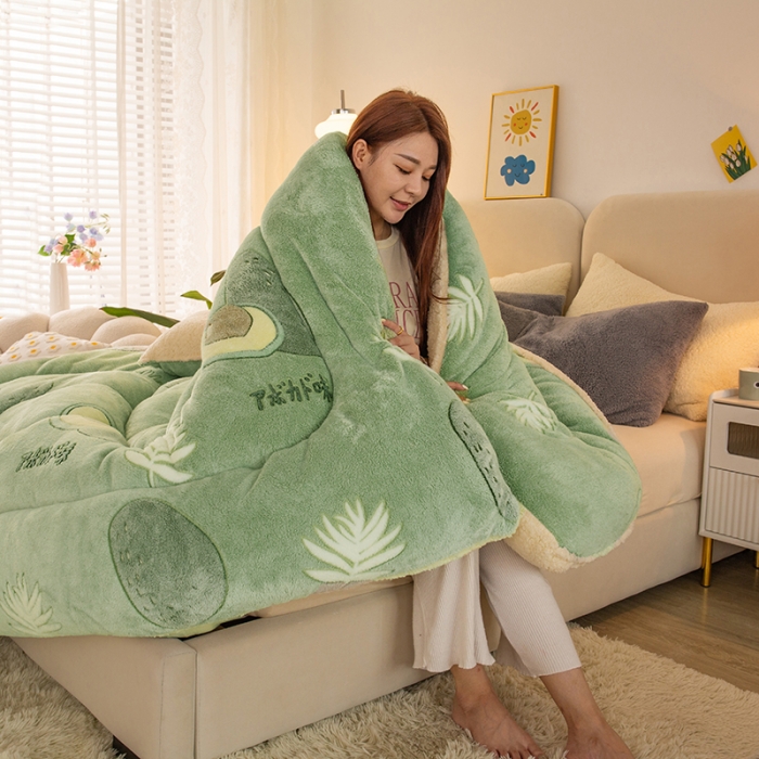 91家纺网 家纺一手货源 找家纺 畅销被业2025新款加厚保暖雪花绒冬被 牛油果