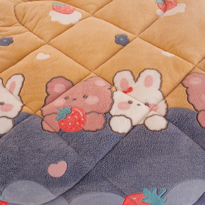 91家纺网 家纺一手货源 找家纺 畅销被业2025新款加厚保暖雪花绒冬被 软萌小熊-黄