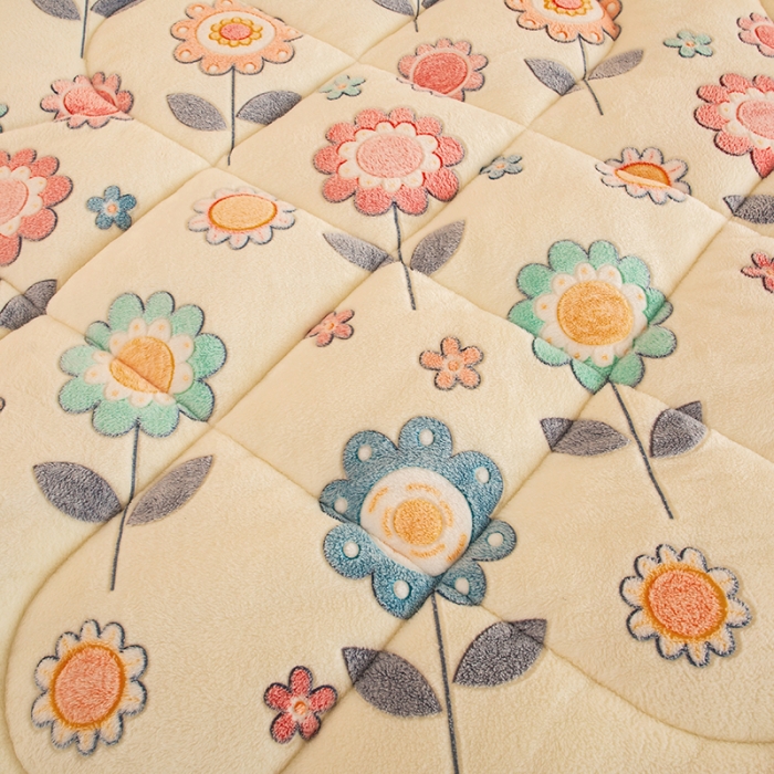 91家纺网 家纺一手货源 找家纺 畅销被业2025新款加厚保暖雪花绒冬被 太阳花