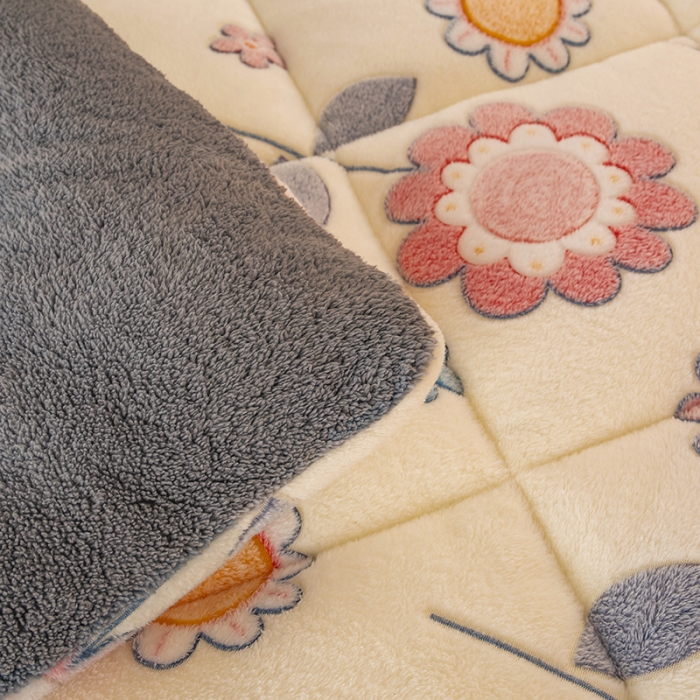 91家纺网 家纺一手货源 找家纺 畅销被业2025新款加厚保暖雪花绒冬被 太阳花