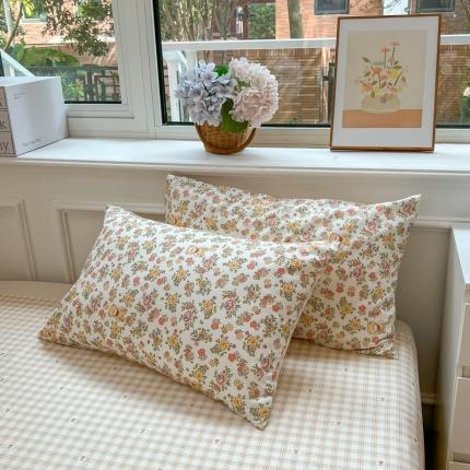 91家纺网 家纺一手货源 找家纺 优彩 2022全棉13372法式田园风情浪漫碎花单枕套花小熊