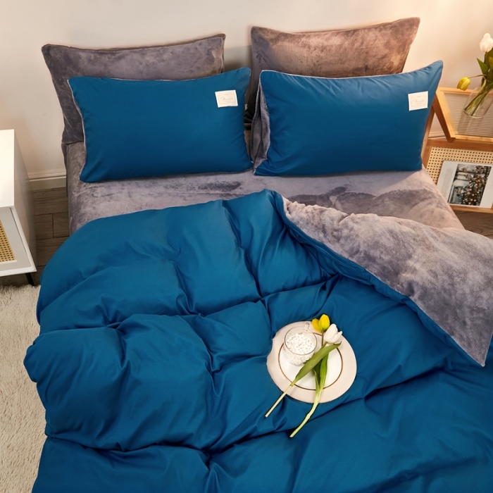 91家纺网 家纺一手货源 找家纺 啊雅家居 2025新款水洗棉加绒单面绒被套 克莱因蓝加牛奶绒