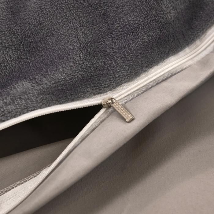 91家纺网 家纺一手货源 找家纺 啊雅家居 2025新款水洗棉加绒单面绒被套 浅灰加牛奶绒