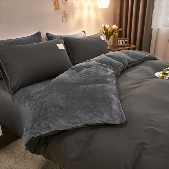 91家纺网 家纺一手货源 找家纺 啊雅家居 2025新款水洗棉加绒单面绒被套 深灰加牛奶绒