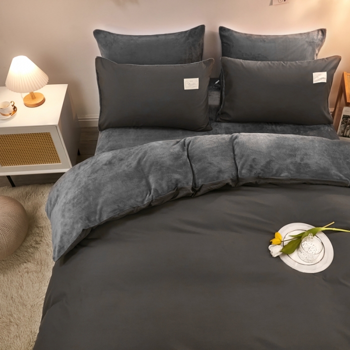 91家纺网 家纺一手货源 找家纺 啊雅家居 2025新款水洗棉加绒单面绒被套 深灰加牛奶绒