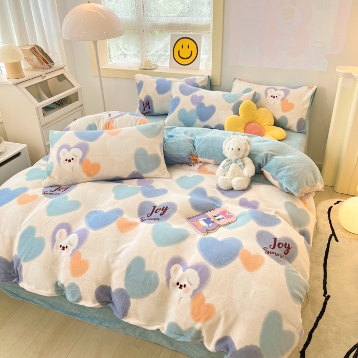 91家纺网 家纺一手货源 找家纺 金爱家 2023新款牛奶绒小清新四件套 爱心兔-兰