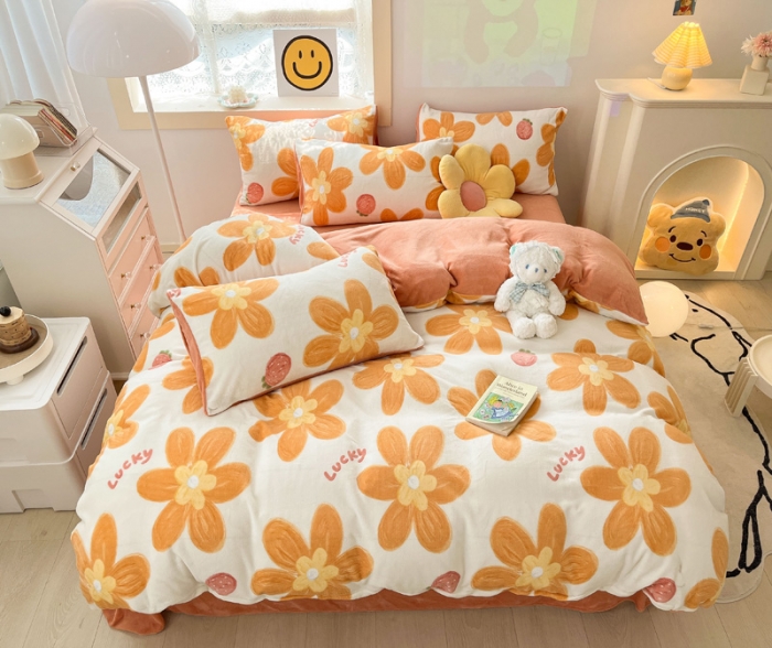 91家纺网 家纺一手货源 找家纺 金爱家 2023新款牛奶绒小清新四件套 甜蜜大花