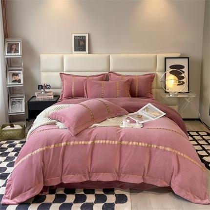 91家纺网 家纺一手货源 找家纺 嗯呢2023新款A类高克重提花刺绣工艺款牛奶绒四件套豆沙红