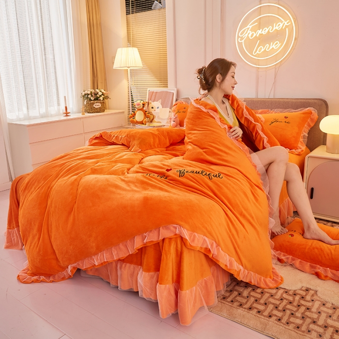 91家纺网 家纺一手货源 找家纺 找底底新款230g牛奶绒法莱绒刺绣蕾丝边床裙款四件套 橘橙色
