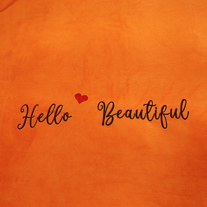 91家纺网 家纺一手货源 找家纺 找底底新款230g牛奶绒法莱绒刺绣蕾丝边床裙款四件套 橘橙色